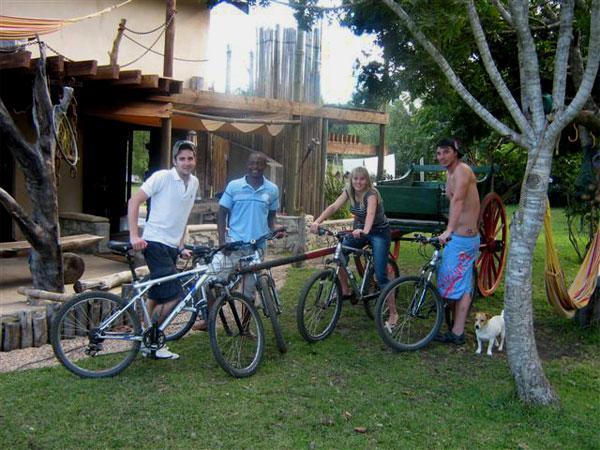 Dijembe Backpackers Lodge สตอร์มริเวอร์ ภายนอก รูปภาพ