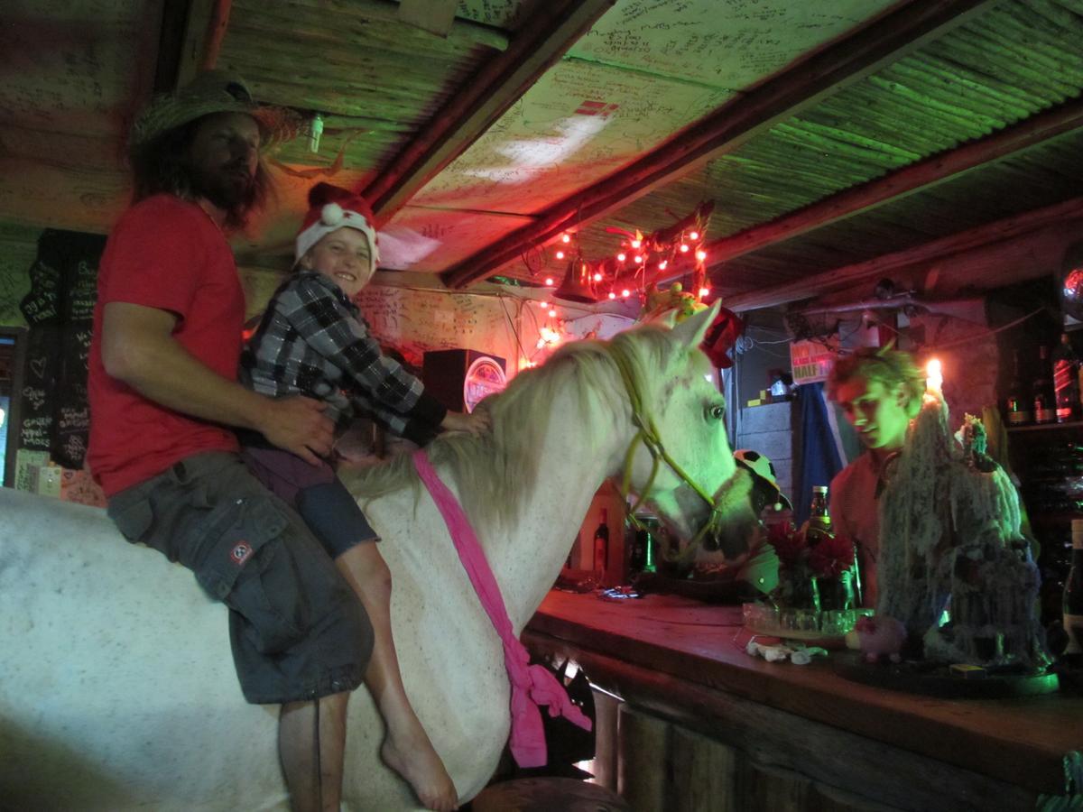 Dijembe Backpackers Lodge สตอร์มริเวอร์ ภายนอก รูปภาพ